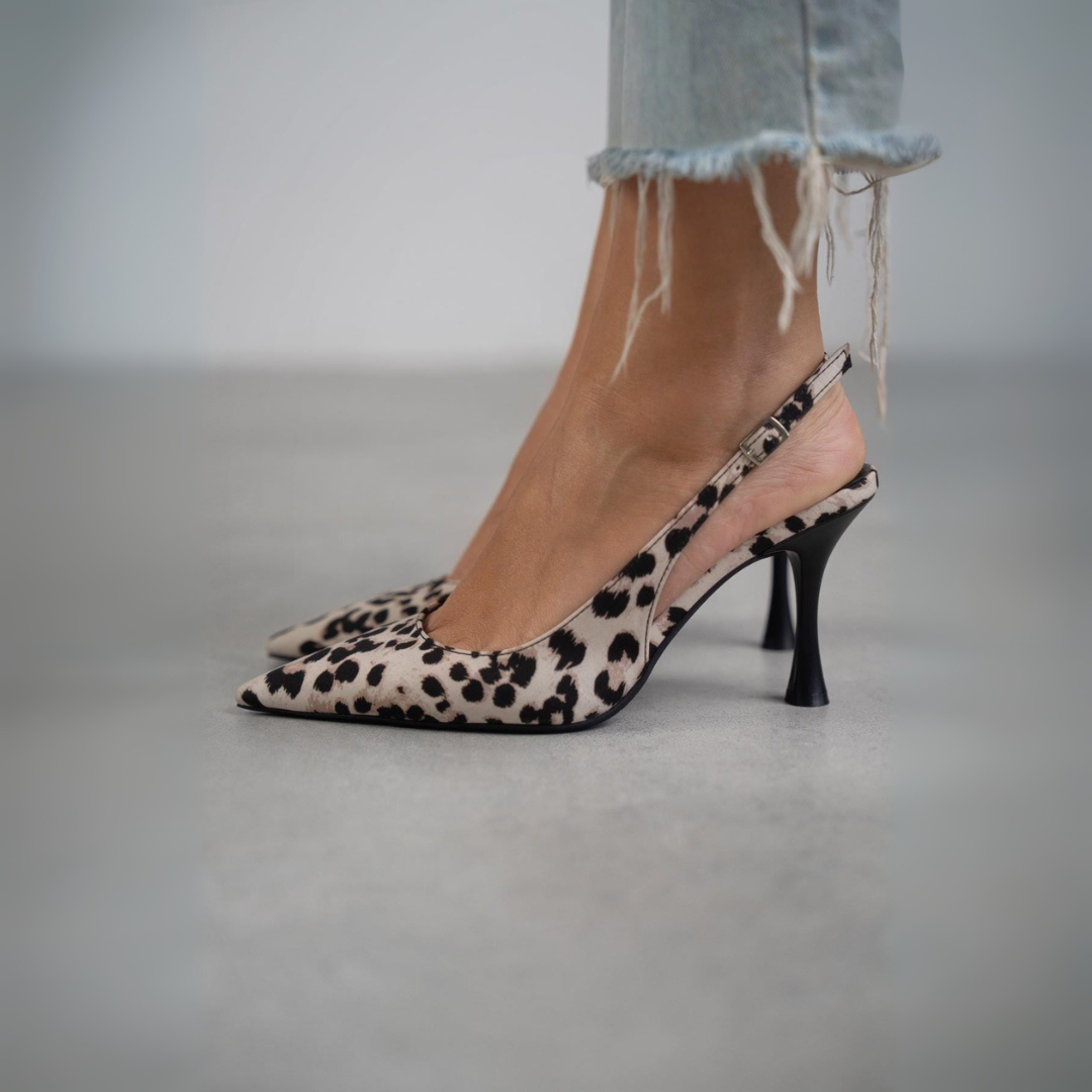 LEONORA | Elegant animal-print neckline for a bold style
