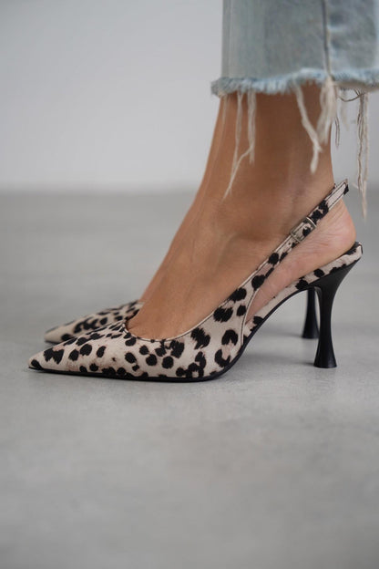 LEONORA | Elegant animal-print neckline for a bold style